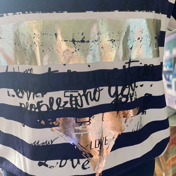 🌞🌞Navy and white strip T-shirt - Picture 2 of 4